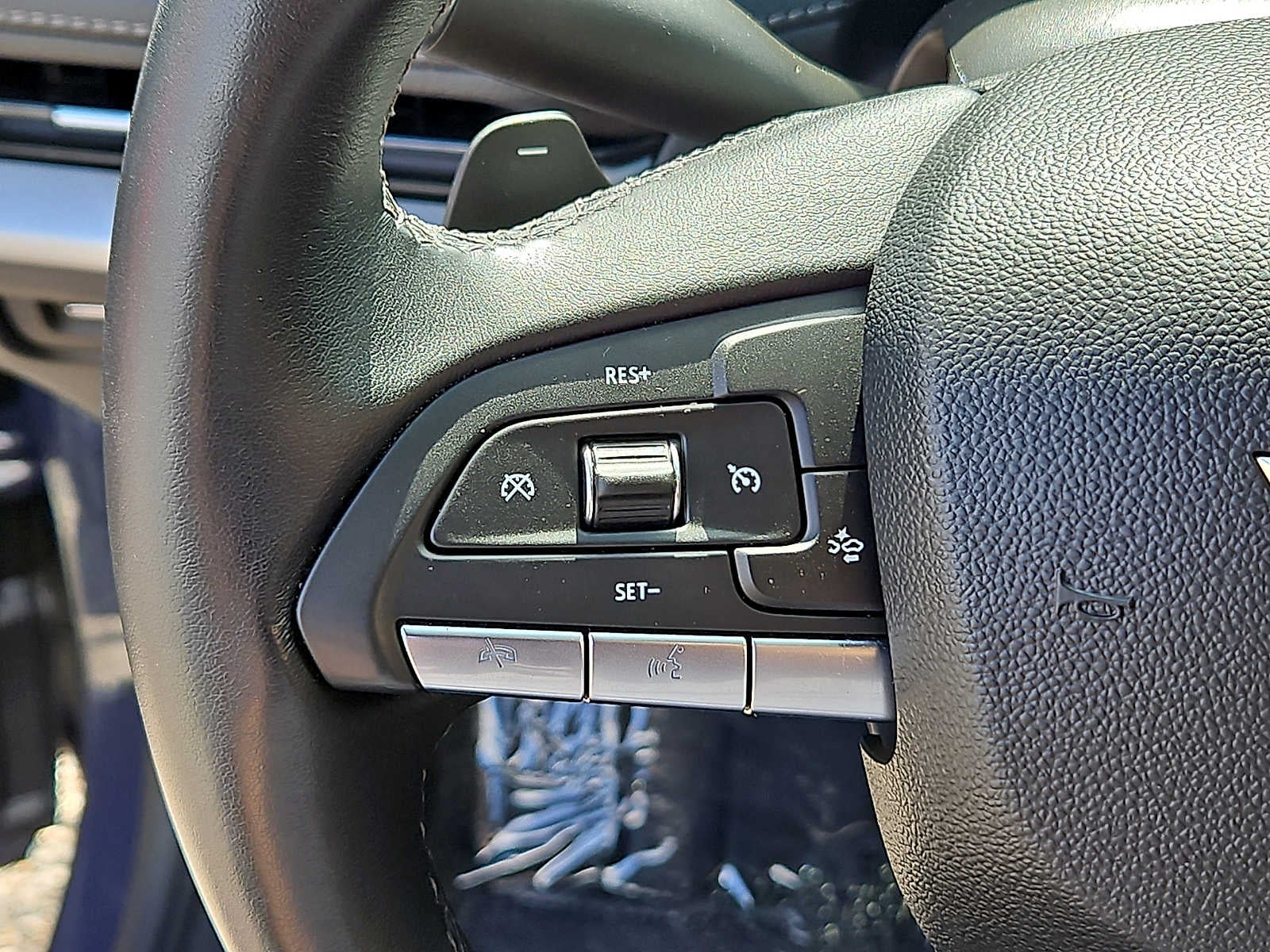 2025 Cadillac XT4 AWD Premium Luxury