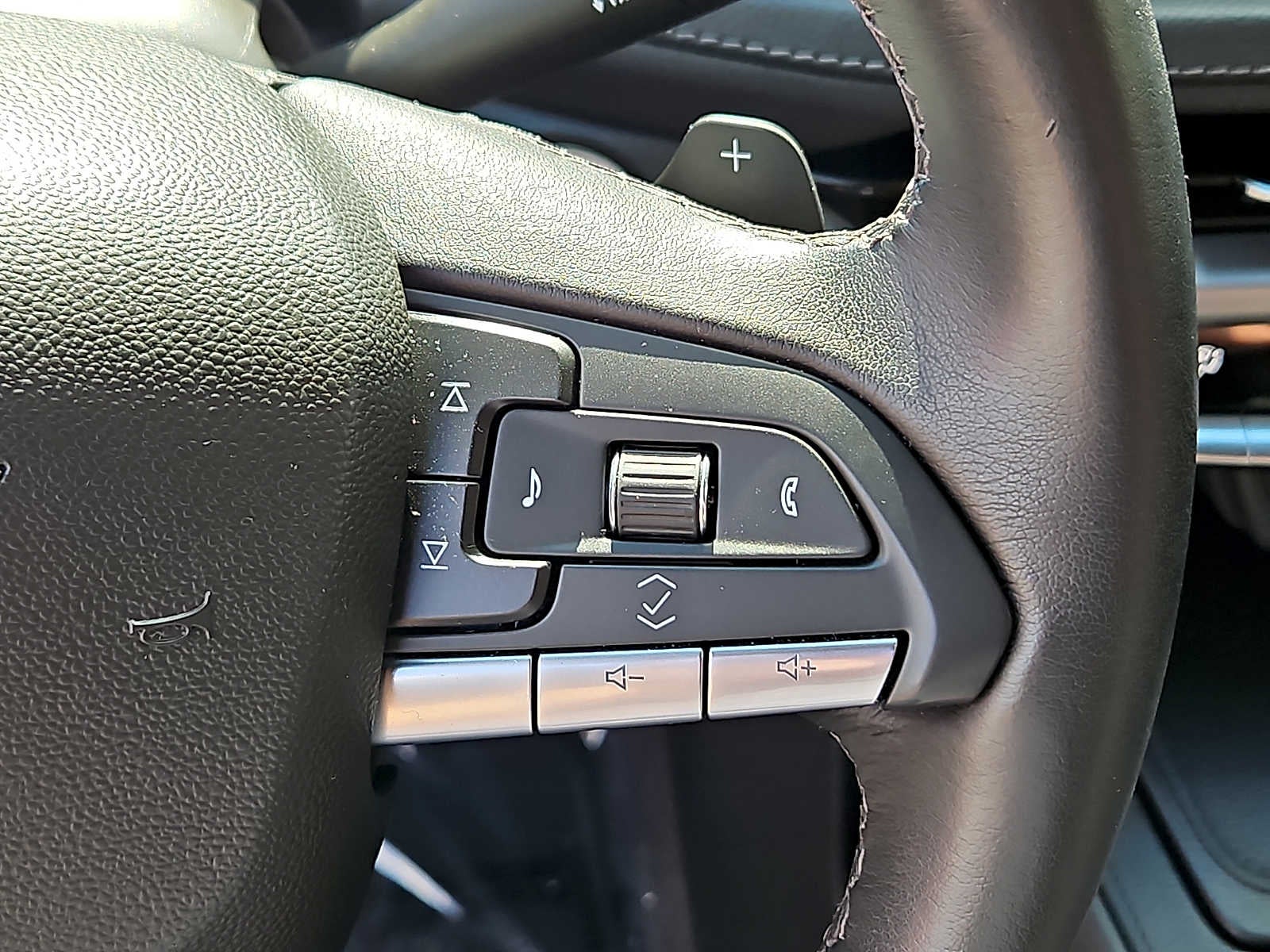2025 Cadillac XT4 AWD Premium Luxury