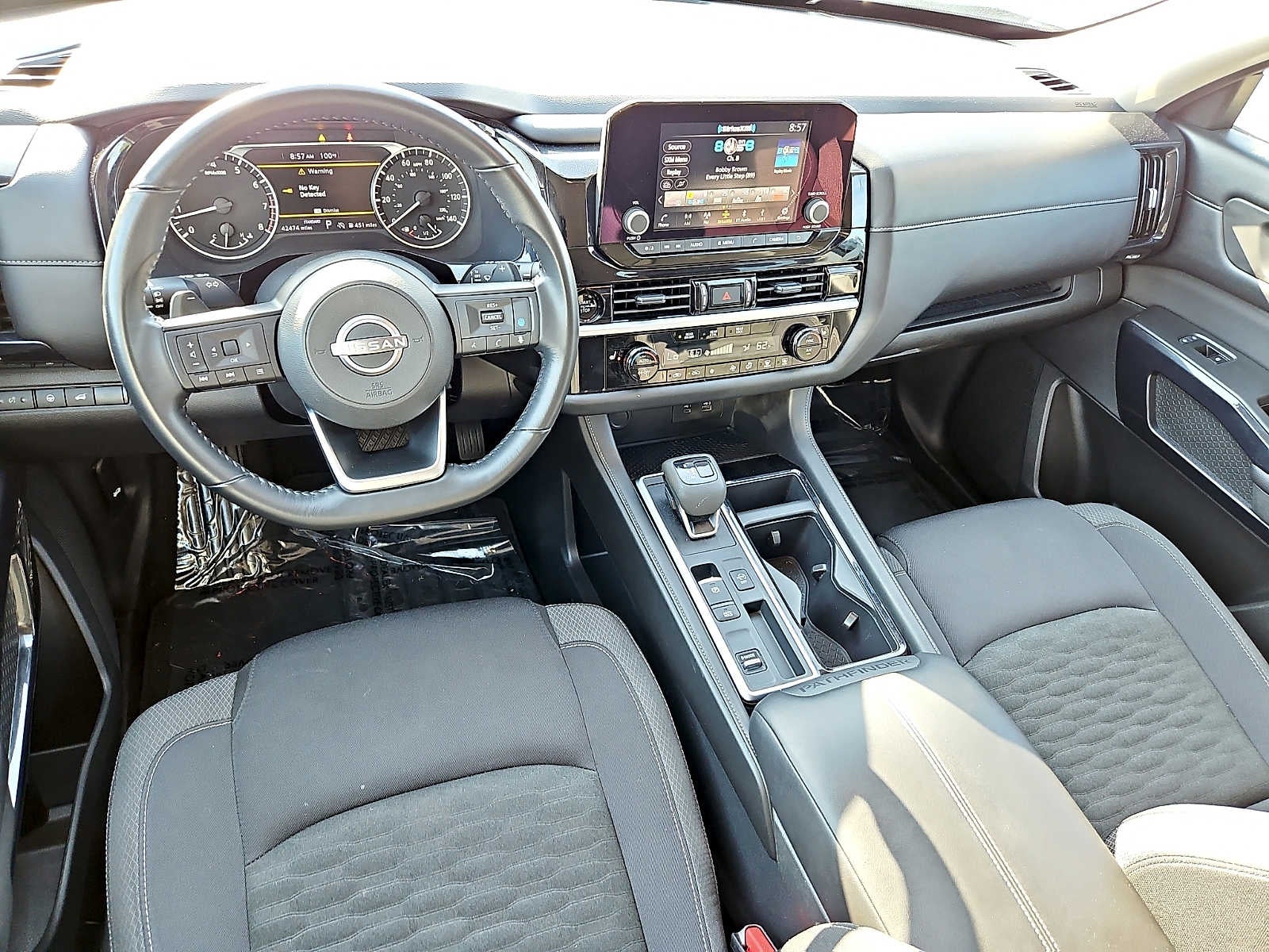 2025 Nissan Pathfinder SV