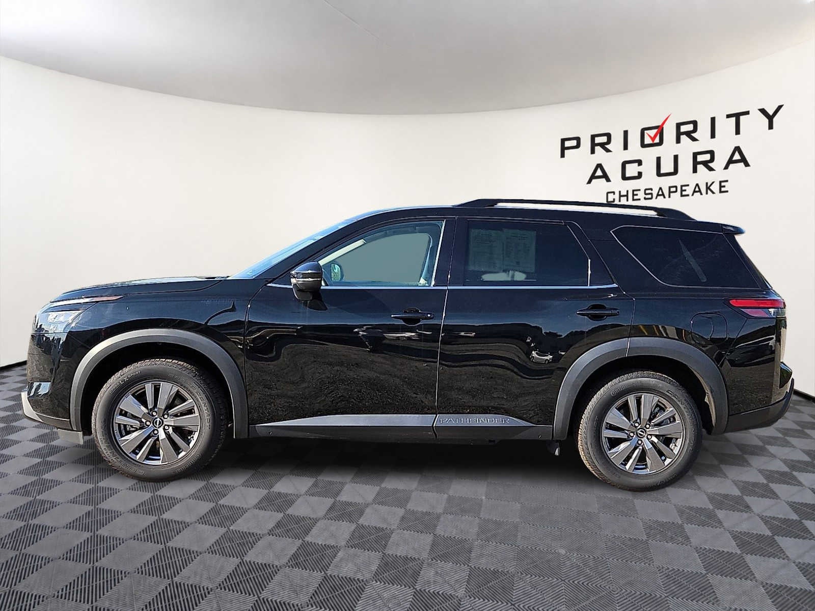 2025 Nissan Pathfinder SV