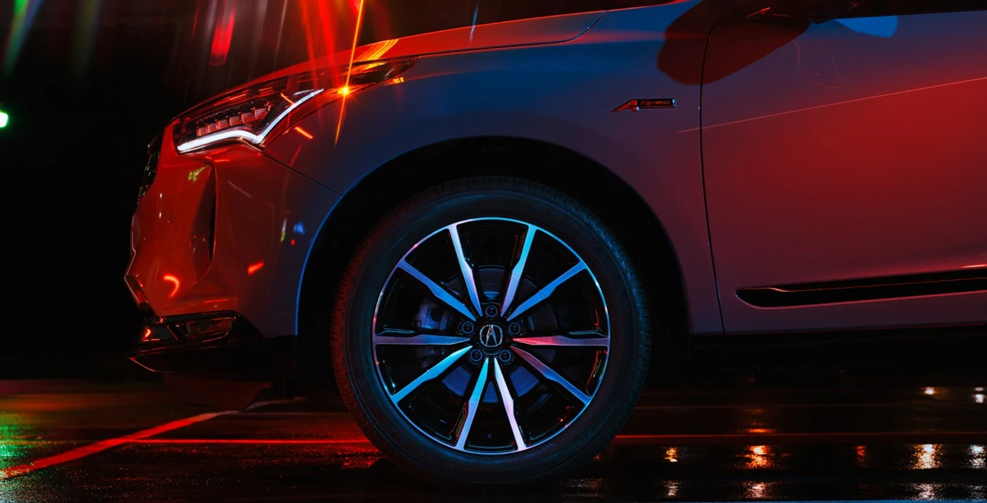 Wheel of an Acura lease vehicle